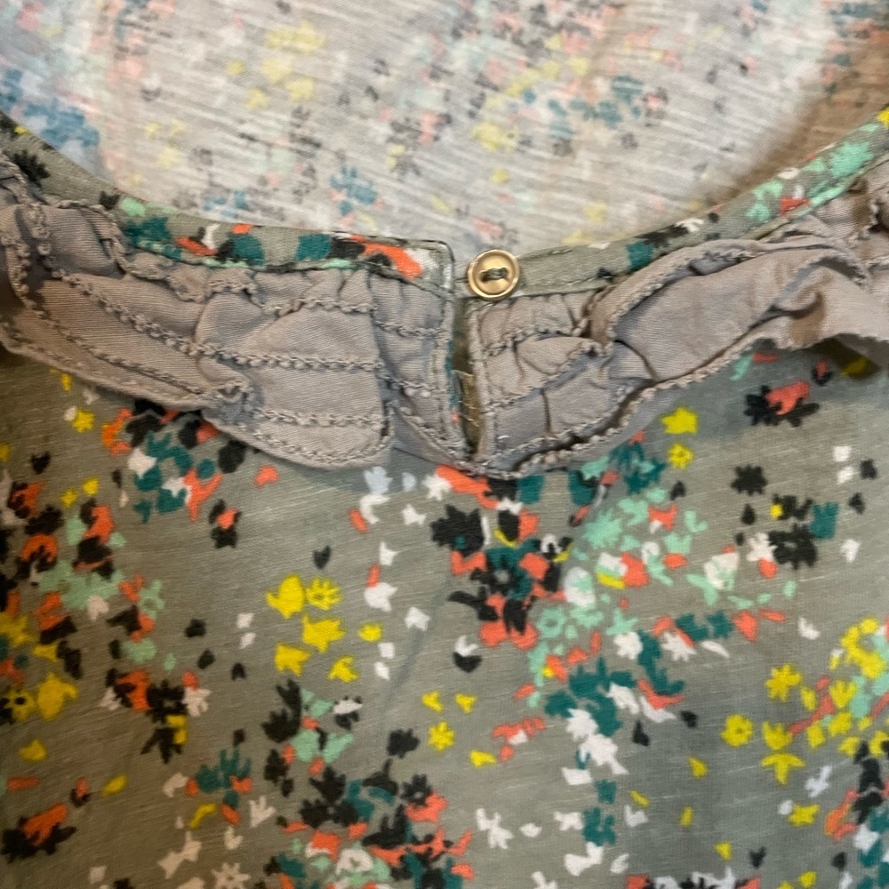 Boden gray ruffled trim scoop neck tank top w/ floral pattern sz 18R - Picture 4 of 8